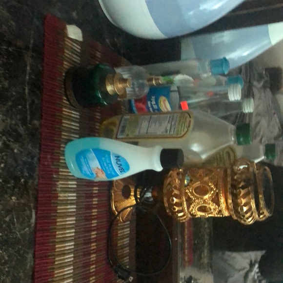 A makeup rug - Picture 3 of 4